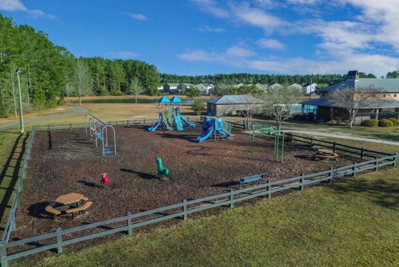 243 Cameron Street Photo 40