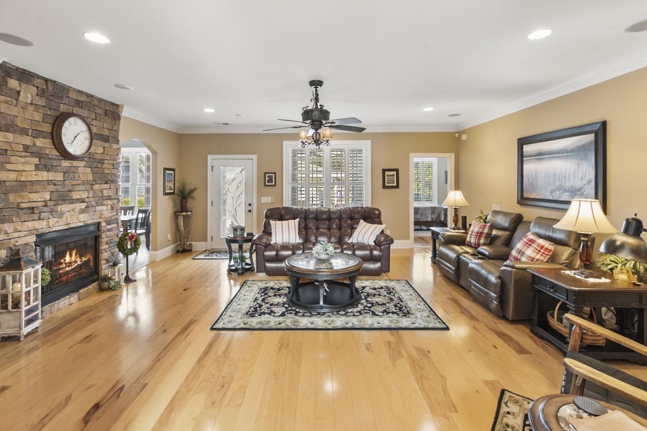 187 Beauty Ave. Photo 10