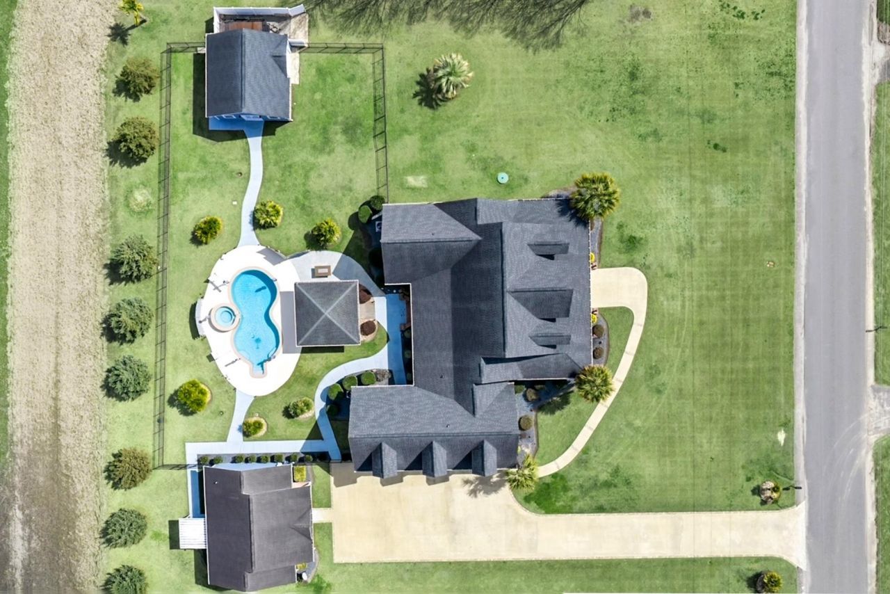 187 Beauty Ave. Photo 9