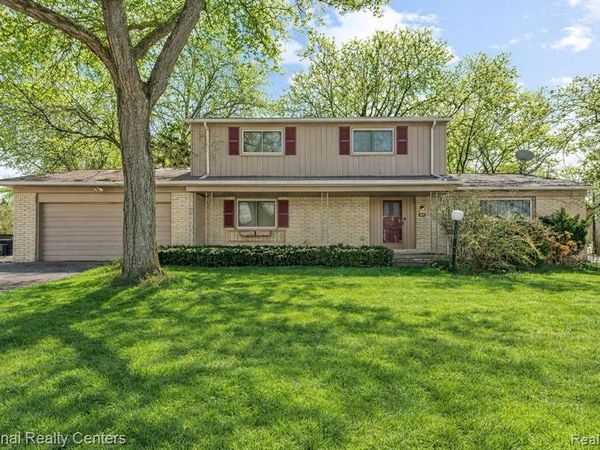 4817 Faircourt Drive, West Bloomfield Twp, MI 48322
