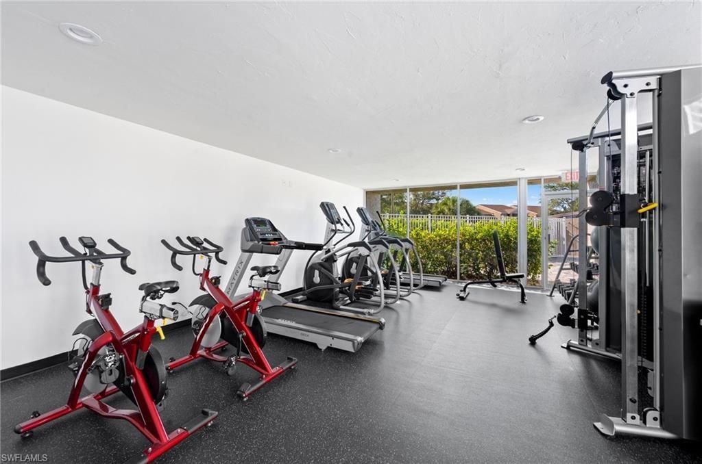 201 Santa Clara Dr, Unit 13, Naples, FL 34104 Photo
