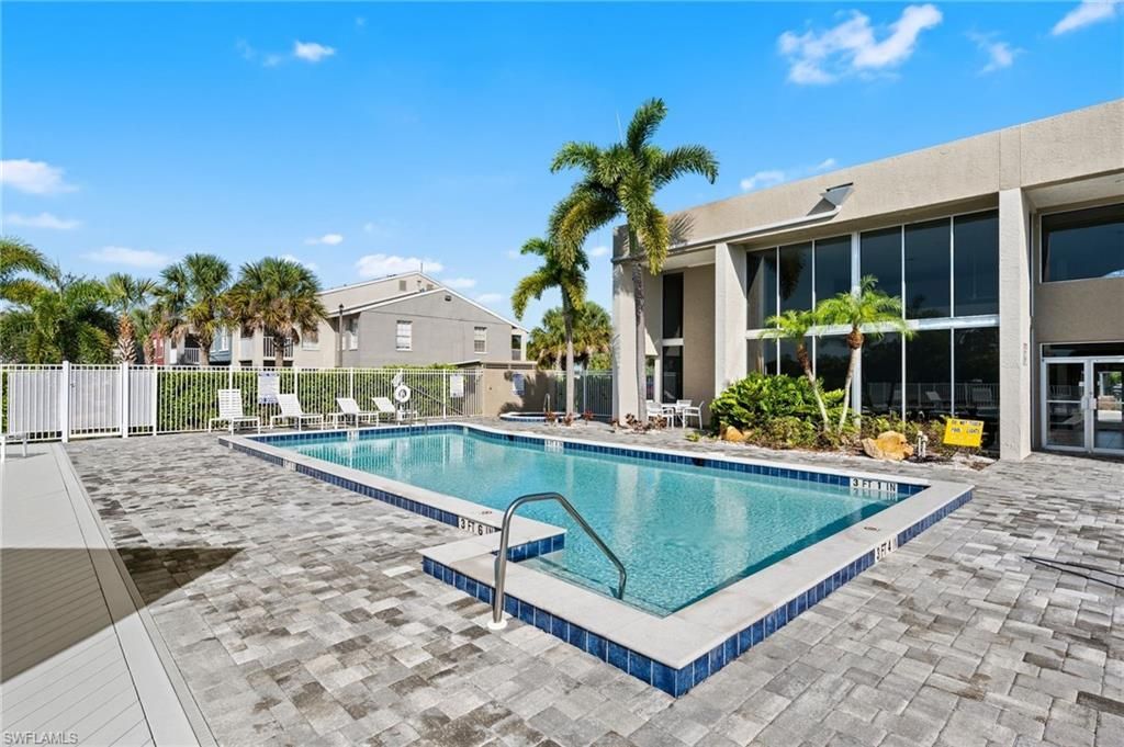 201 Santa Clara Dr, Unit 13, Naples, FL 34104 Photo
