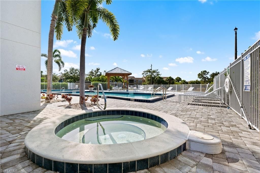 201 Santa Clara Dr, Unit 13, Naples, FL 34104 Photo