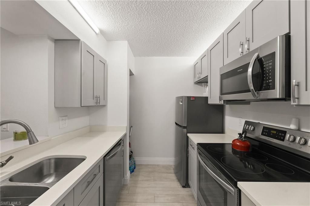 201 Santa Clara Dr, Unit 13, Naples, FL 34104 Photo