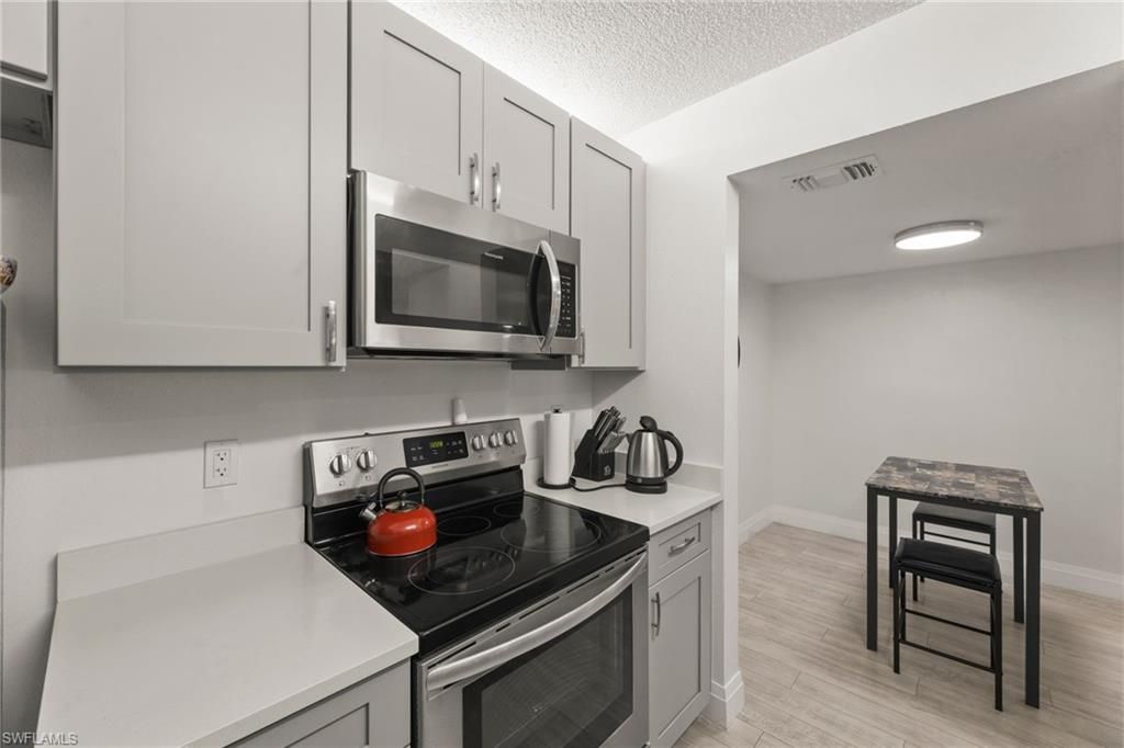 201 Santa Clara Dr, Unit 13, Naples, FL 34104 Photo