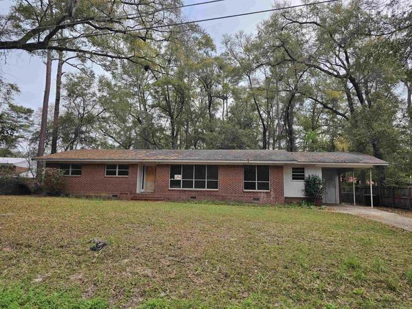 922 Creek Road, Tallahassee, FL 32305