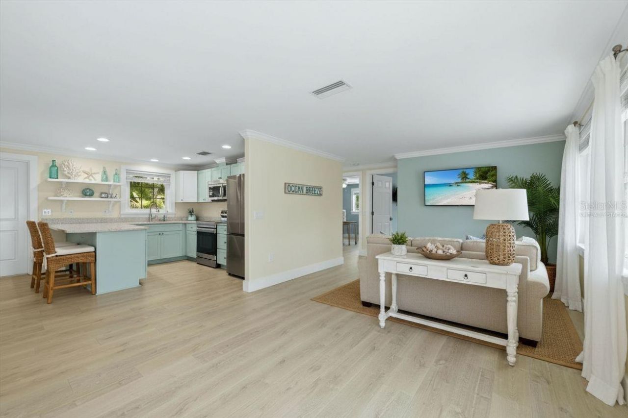 5803 De Palmas Avenue, Holmes Beach, FL 34217 Photo