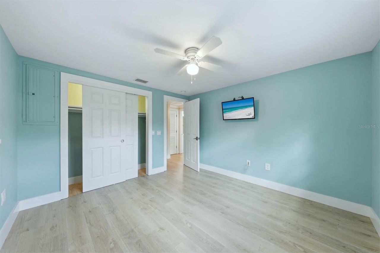 5803 De Palmas Avenue, Holmes Beach, FL 34217 Photo