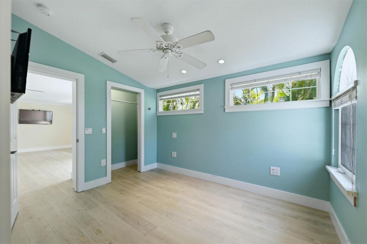 5803 De Palmas Avenue, Holmes Beach, FL 34217 Photo