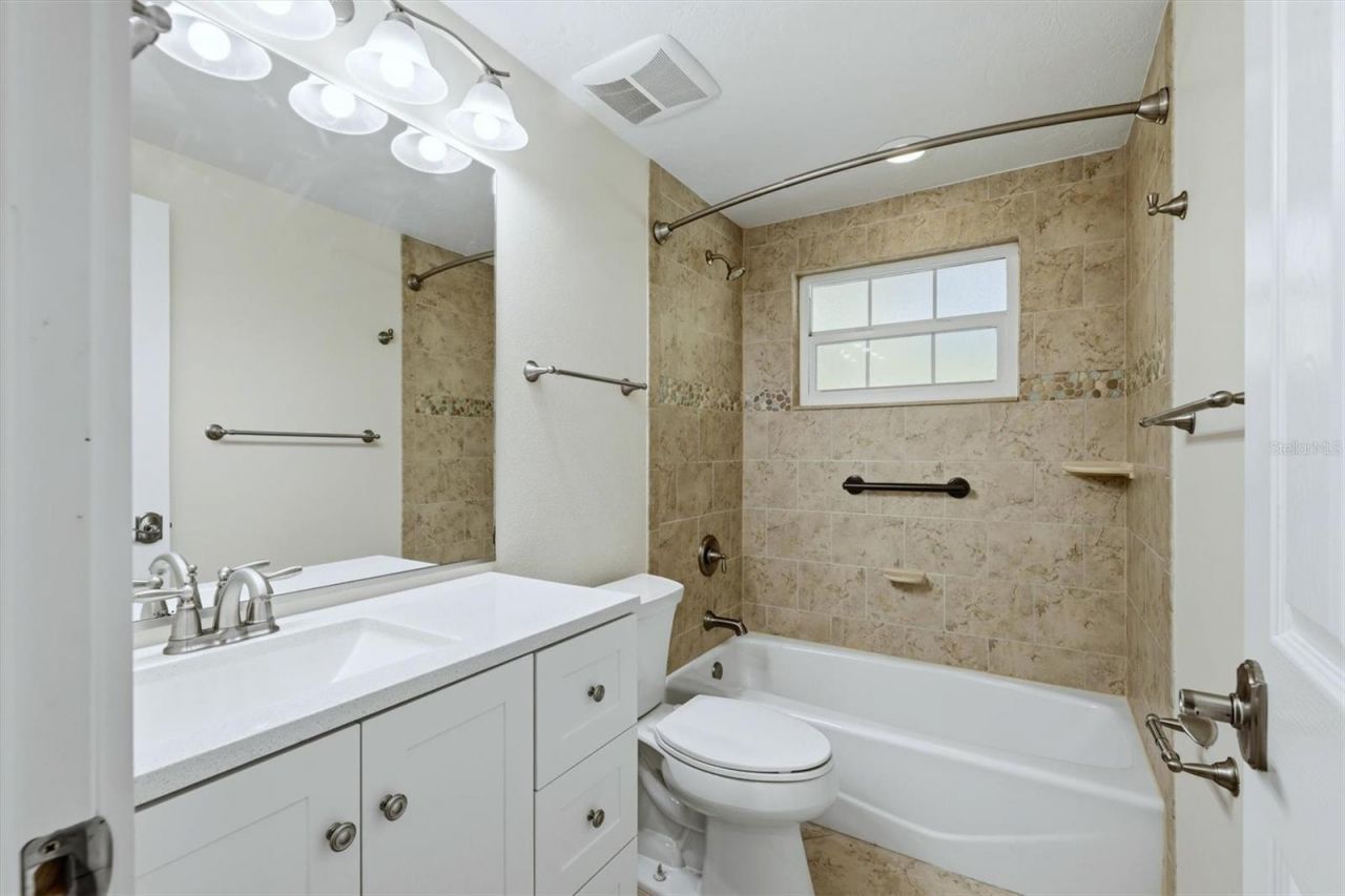 5803 De Palmas Avenue, Holmes Beach, FL 34217 Photo