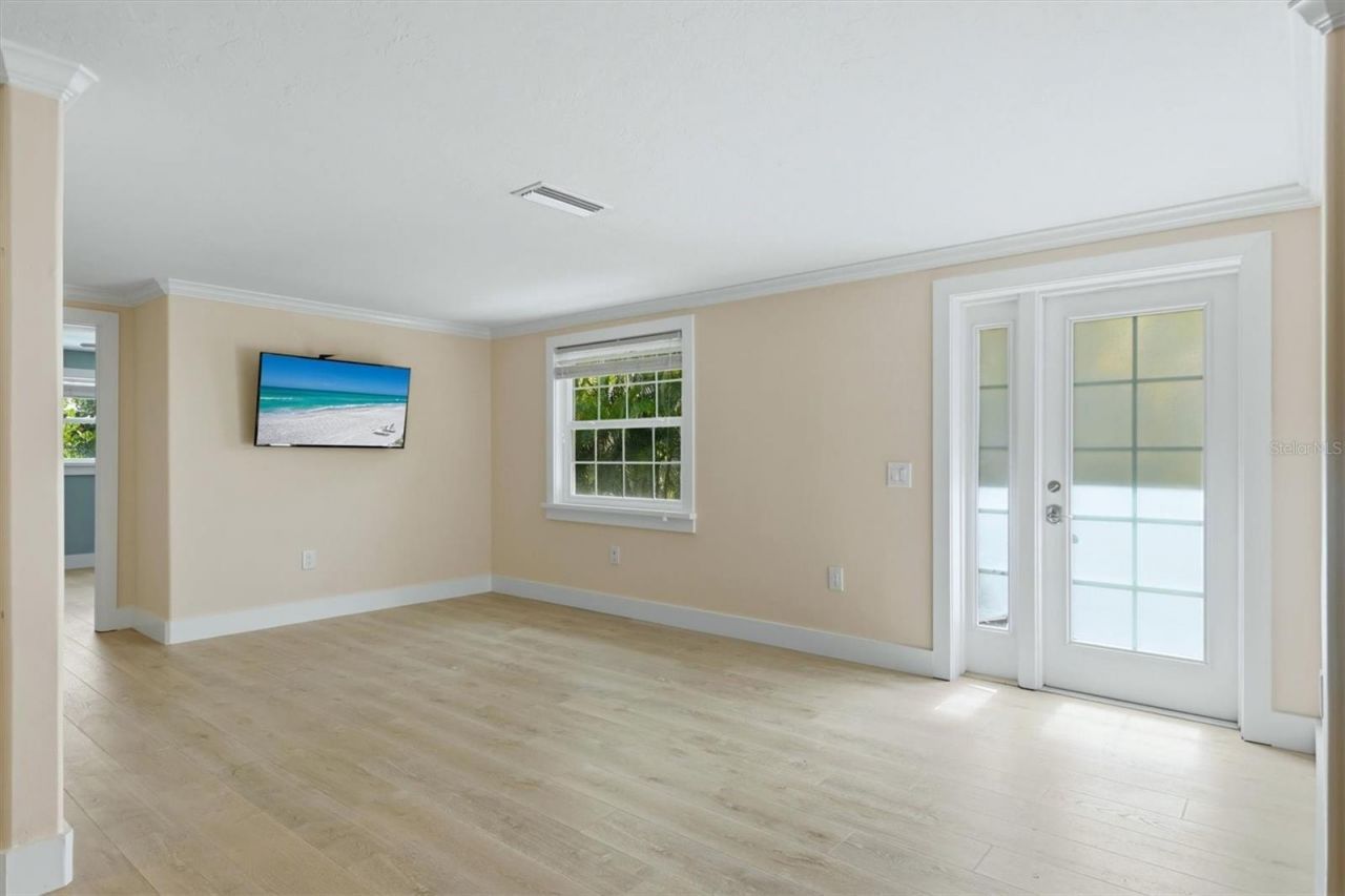 5803 De Palmas Avenue, Holmes Beach, FL 34217 Photo