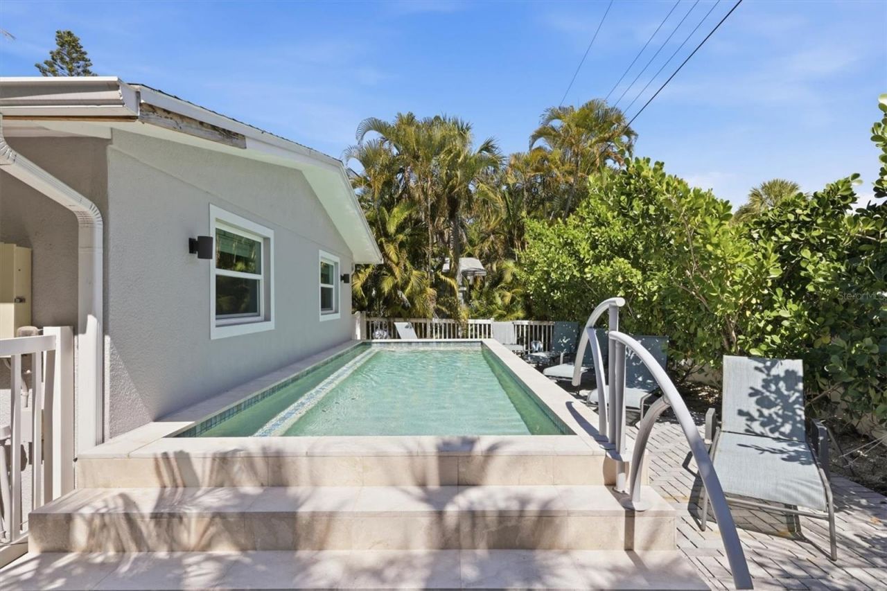 5803 De Palmas Avenue, Holmes Beach, FL 34217 Photo