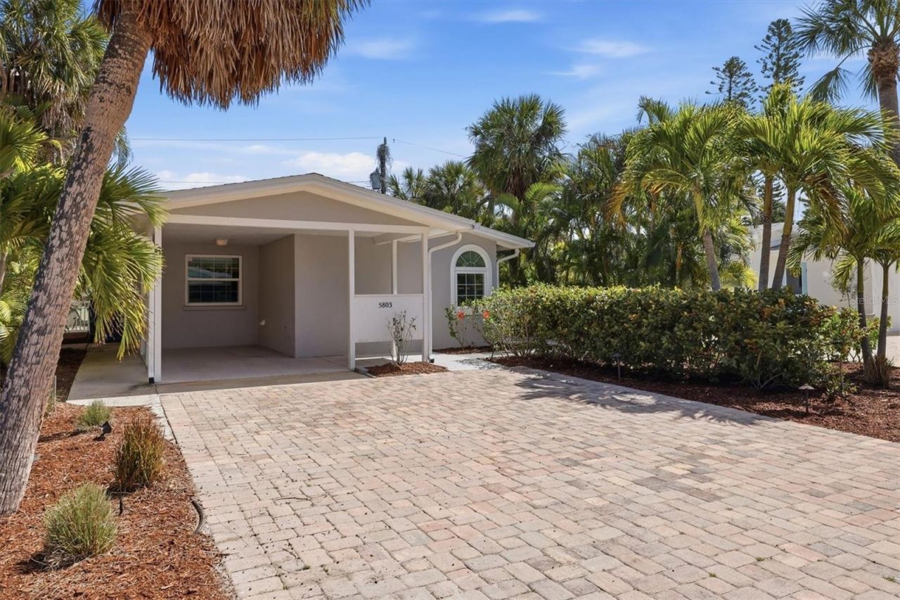 5803 De Palmas Avenue, Holmes Beach, FL 34217 Photo