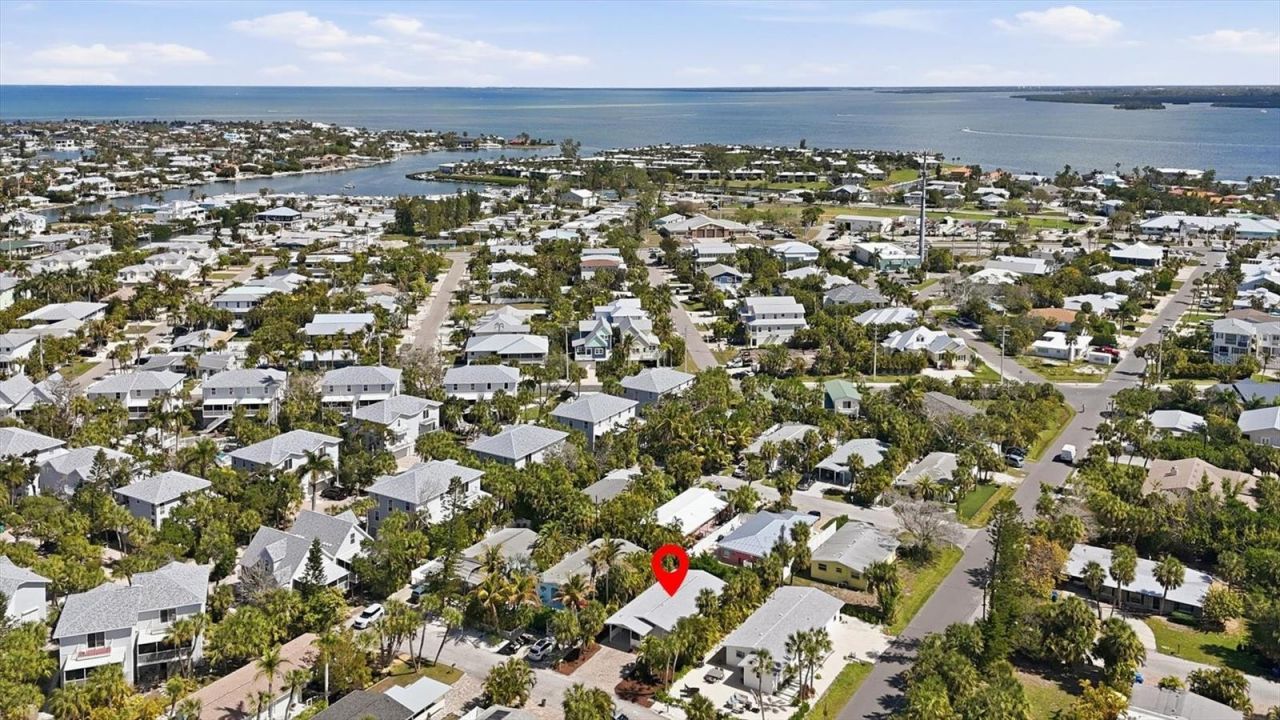 5803 De Palmas Avenue, Holmes Beach, FL 34217 Photo