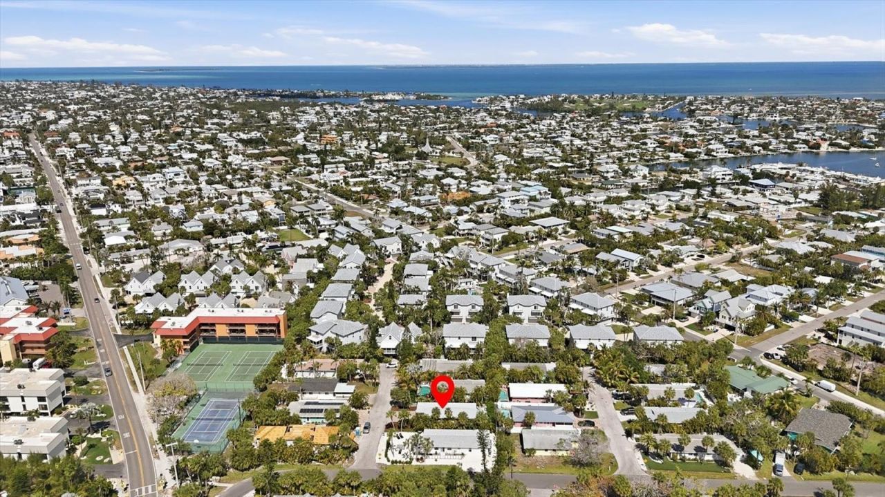 5803 De Palmas Avenue, Holmes Beach, FL 34217 Photo