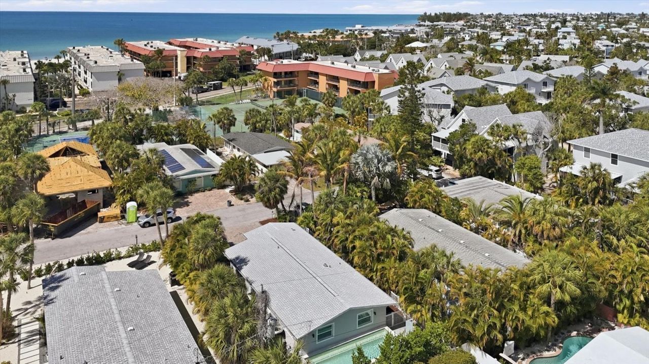 5803 De Palmas Avenue, Holmes Beach, FL 34217 Photo