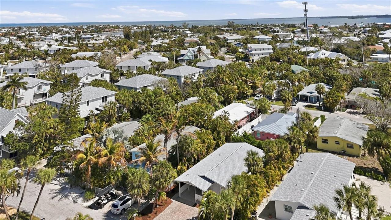 5803 De Palmas Avenue, Holmes Beach, FL 34217 Photo