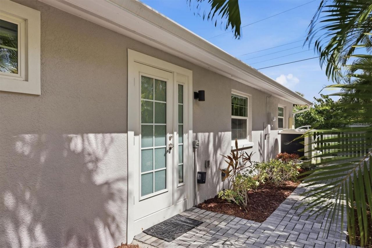 5803 De Palmas Avenue, Holmes Beach, FL 34217 Photo