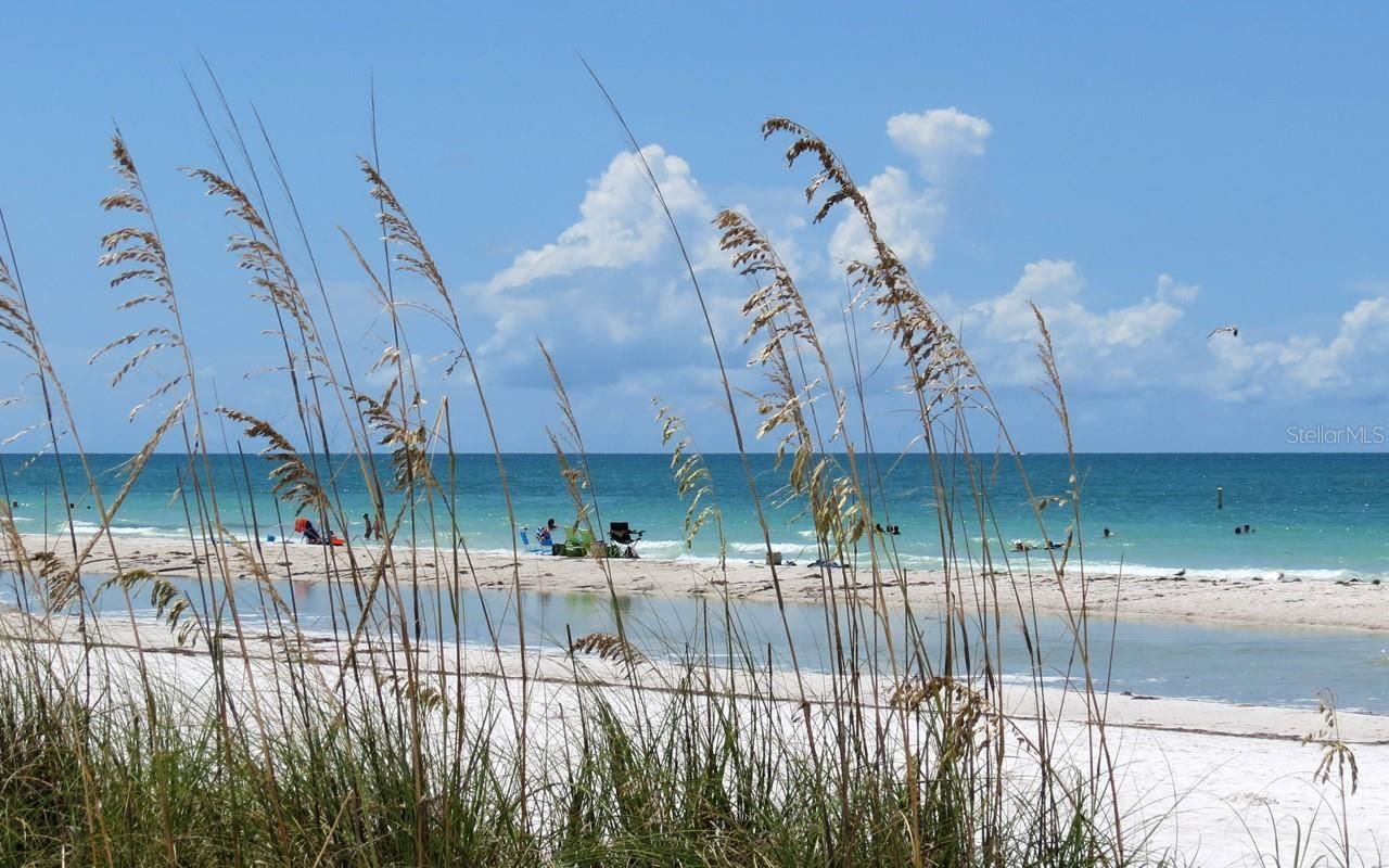 5803 De Palmas Avenue, Holmes Beach, FL 34217 Photo
