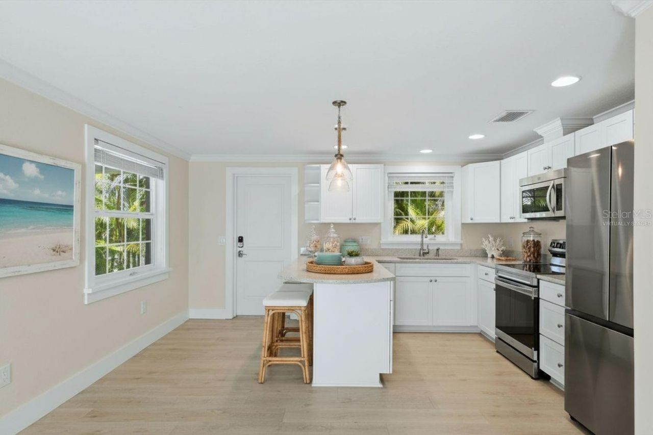 5803 De Palmas Avenue, Holmes Beach, FL 34217 Photo
