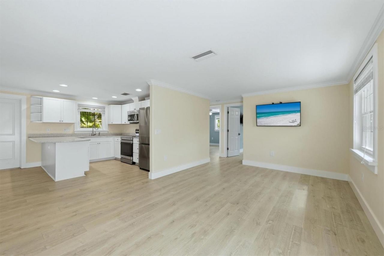 5803 De Palmas Avenue, Holmes Beach, FL 34217 Photo