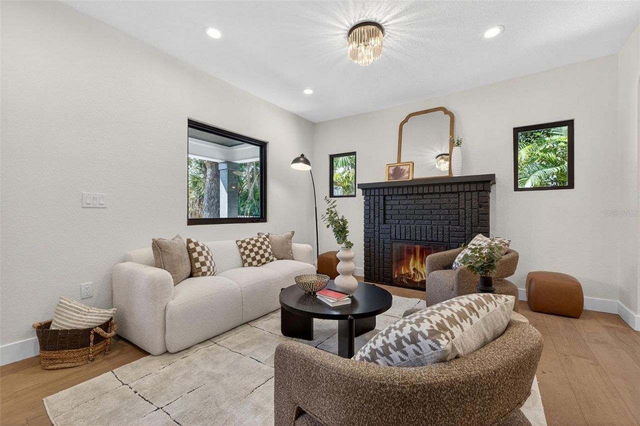 159 17th Avenue N, Saint Petersburg, FL 33704 Photo