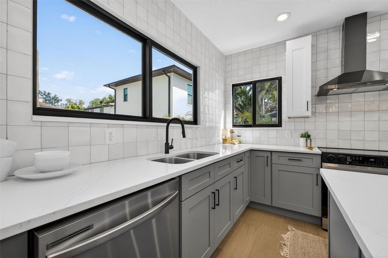 159 17th Avenue N, Saint Petersburg, FL 33704 Photo