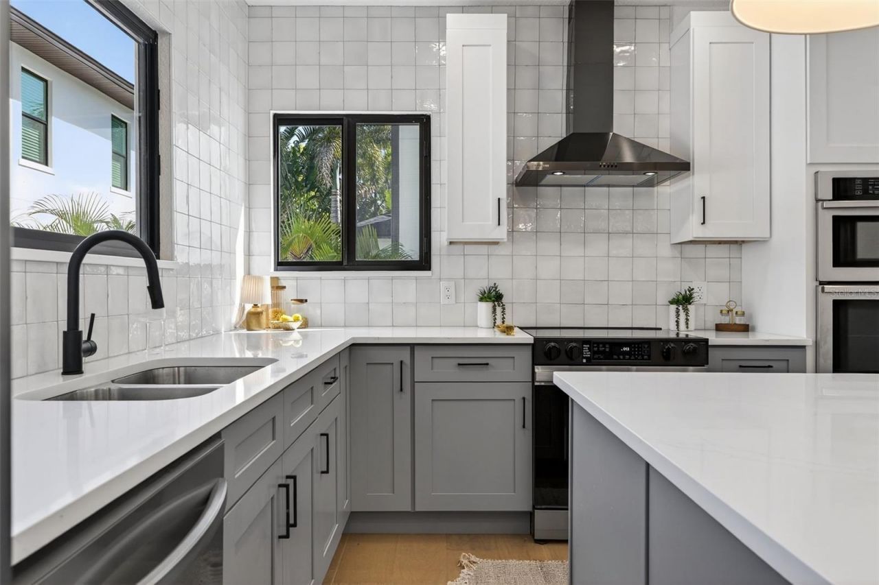 159 17th Avenue N, Saint Petersburg, FL 33704 Photo