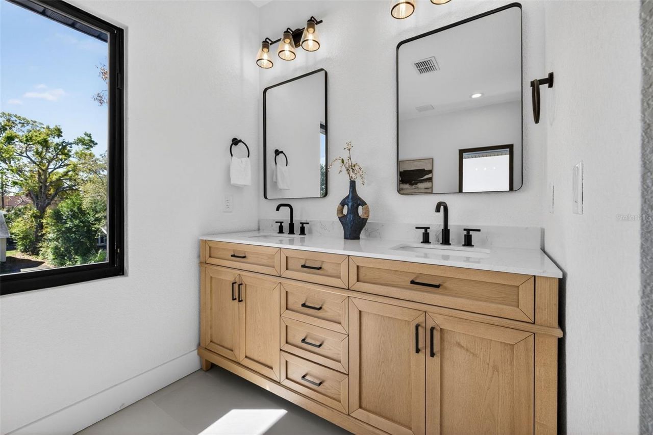 159 17th Avenue N, Saint Petersburg, FL 33704 Photo