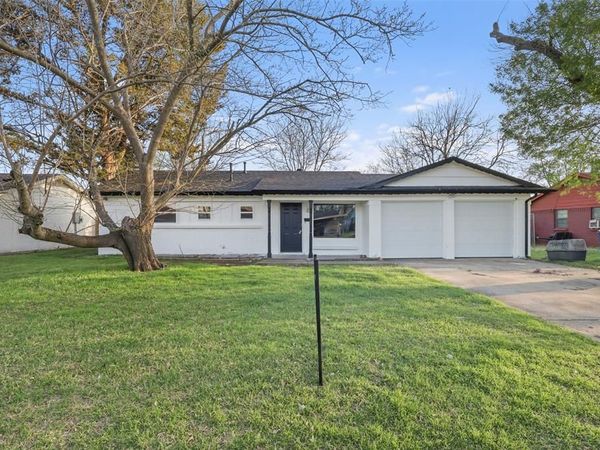 909 Linville Lane , Everman, TX 76140