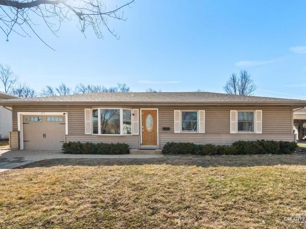 107 W Streamwood Boulevard , Streamwood, IL 60107