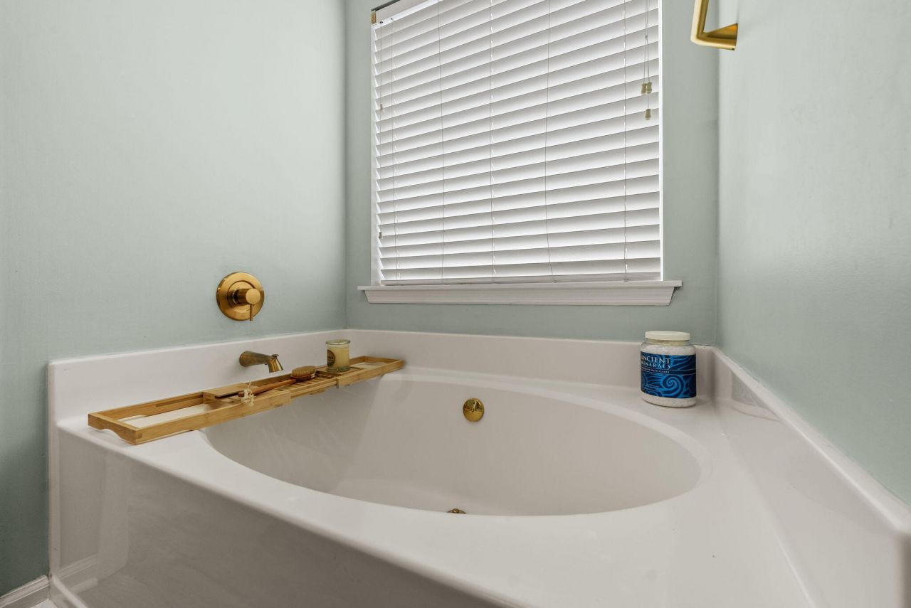 621 Antebellum Lane Photo 24