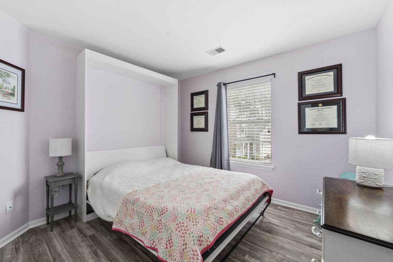 621 Antebellum Lane Photo 32