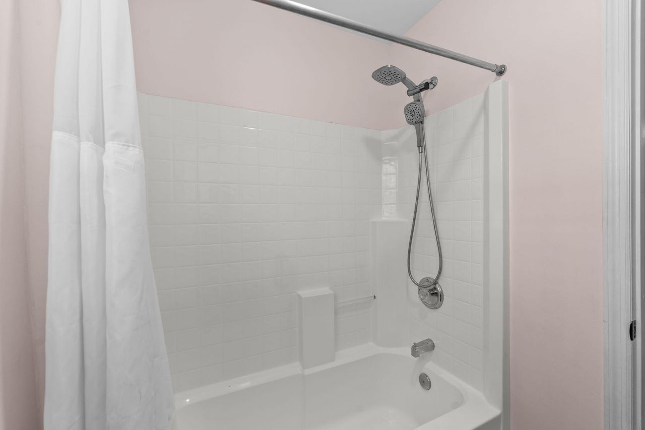 621 Antebellum Lane Photo 35