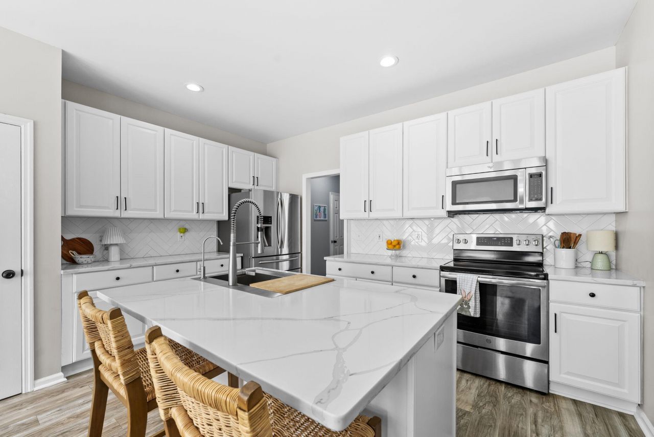 621 Antebellum Lane Photo 9