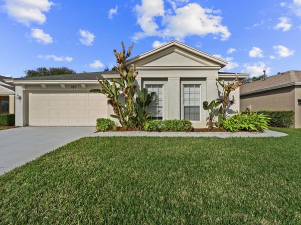 220 SW Lake Forest Way, Port St. Lucie, FL 34986
