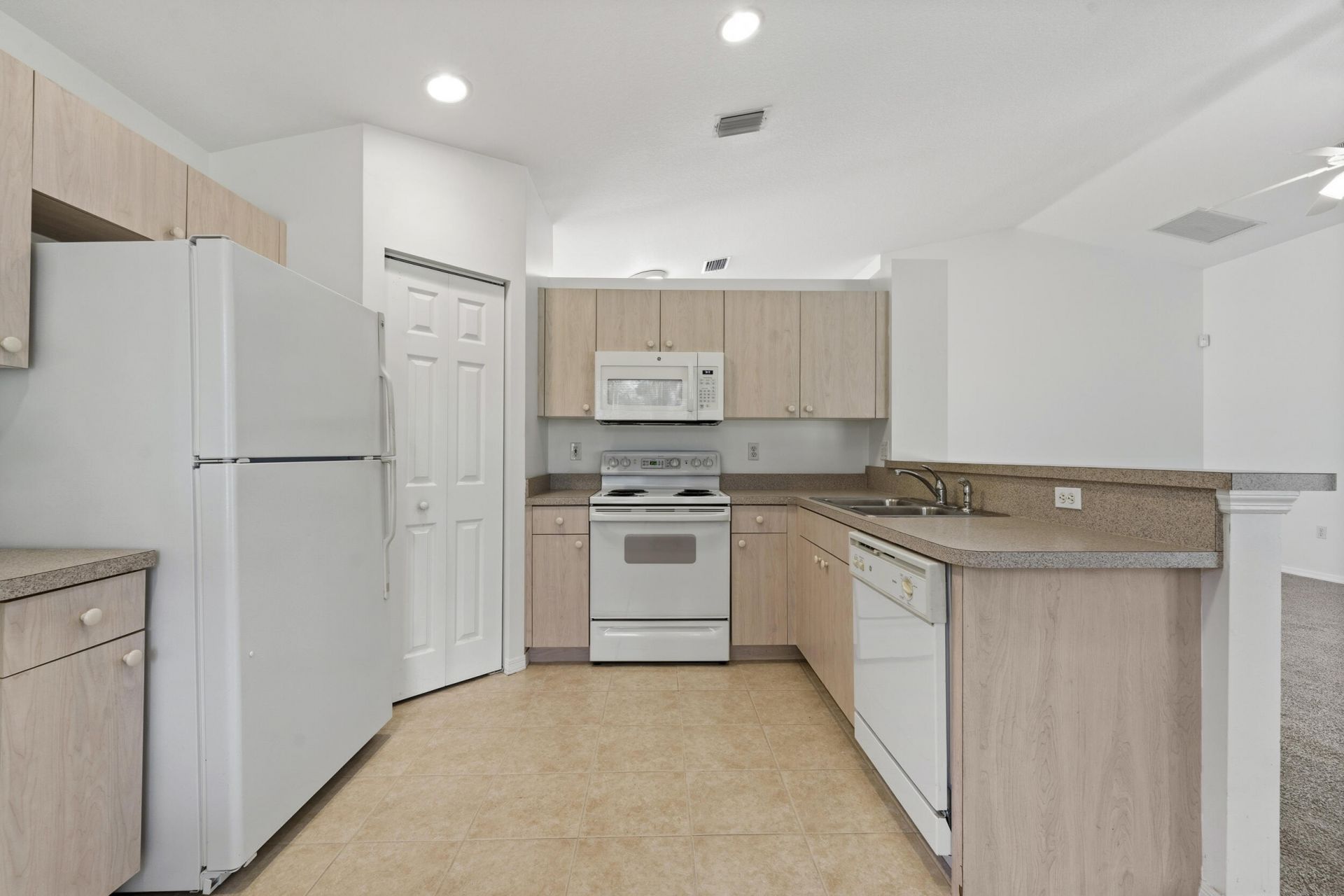 220 SW Lake Forest Way, Port Saint Lucie, FL 34986 Photo