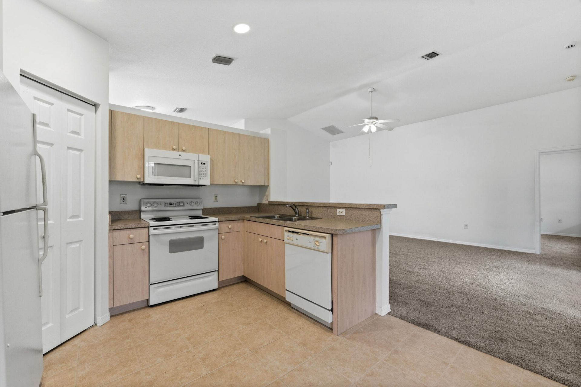 220 SW Lake Forest Way, Port Saint Lucie, FL 34986 Photo