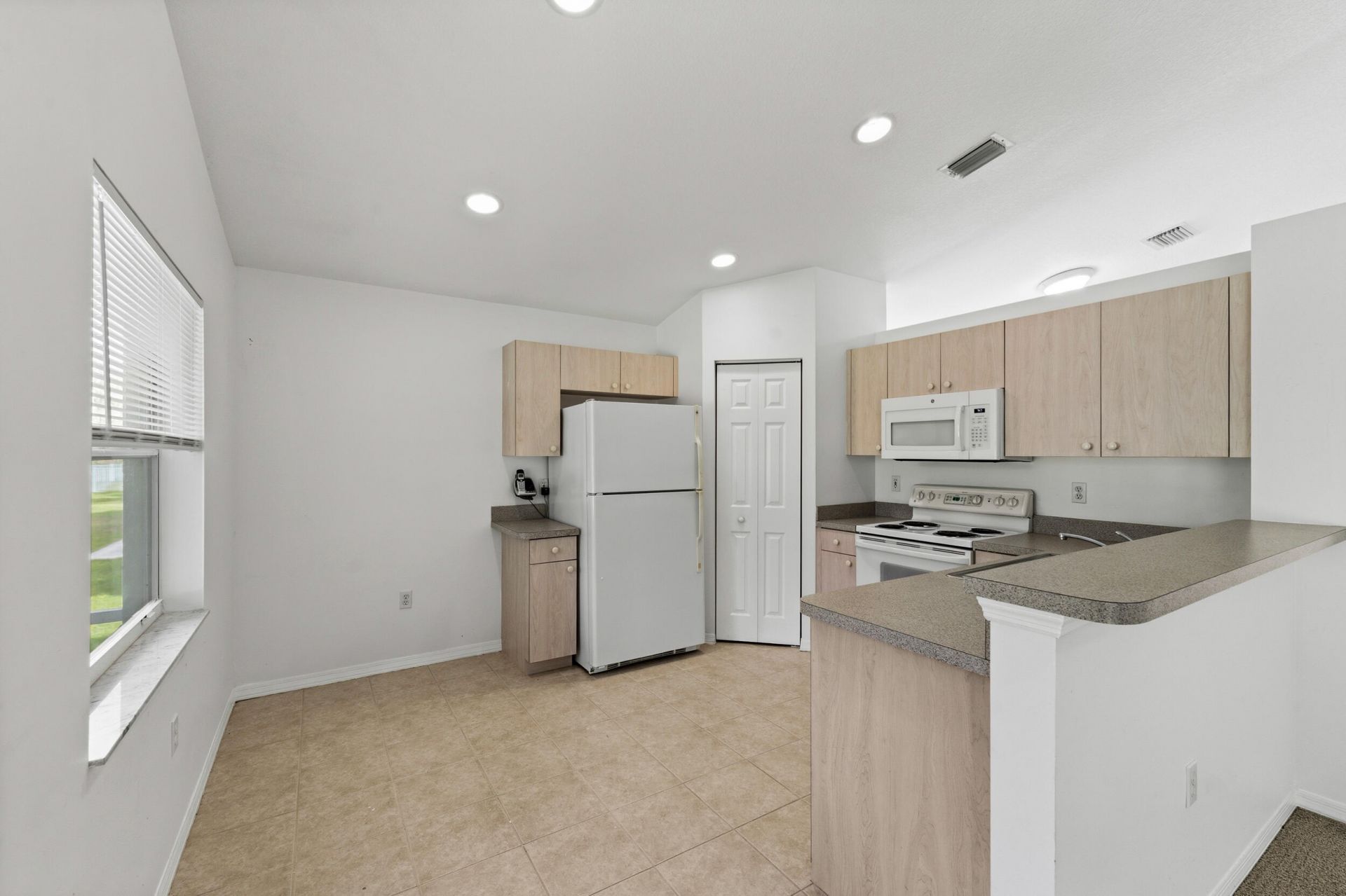 220 SW Lake Forest Way, Port Saint Lucie, FL 34986 Photo