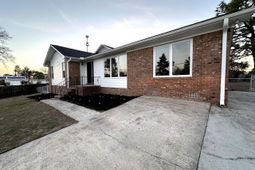 1909 Faraway Drive photo 4