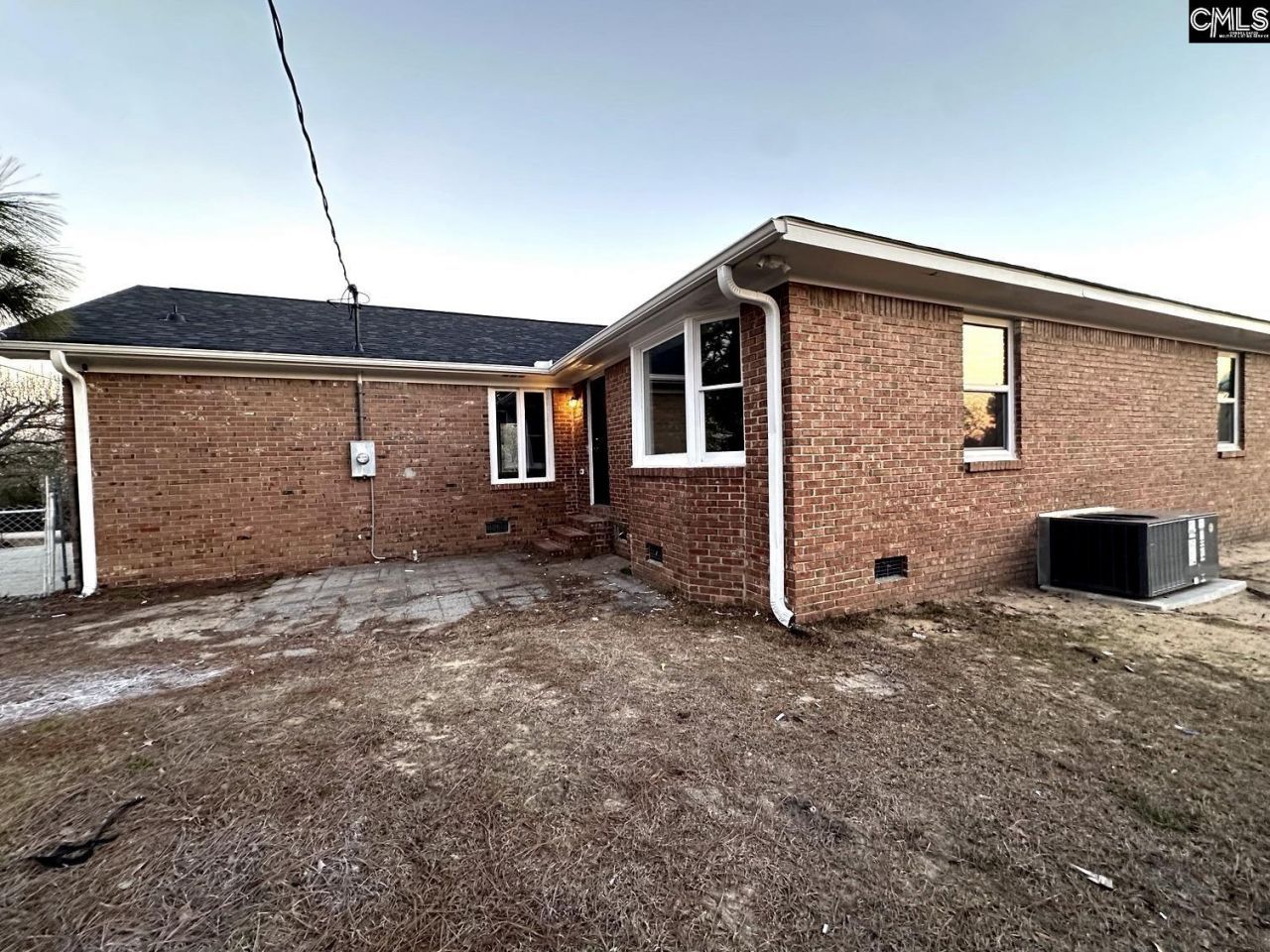 1909 Faraway Drive Photo 28