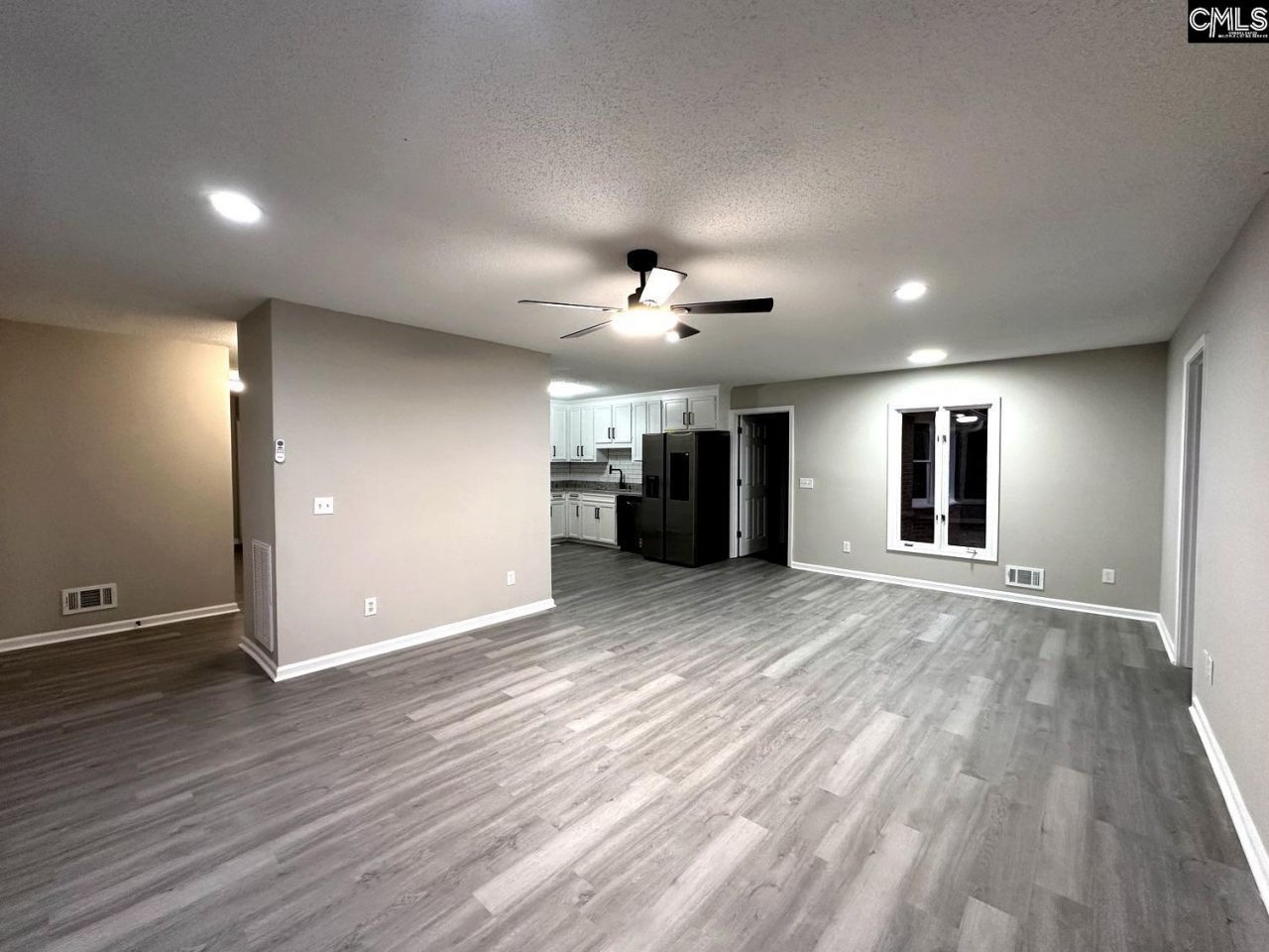 1909 Faraway Drive Photo 4