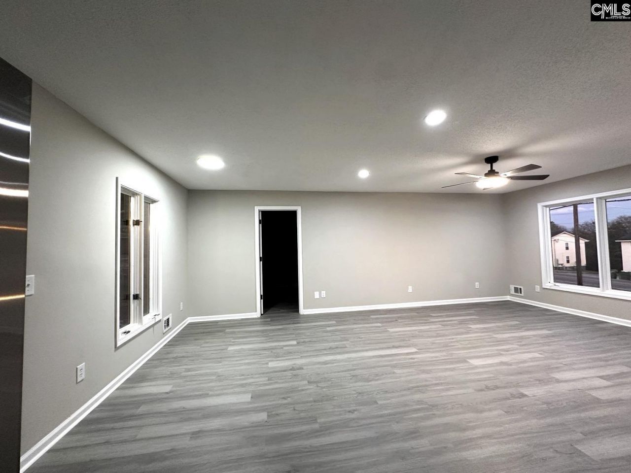 1909 Faraway Drive Photo 8