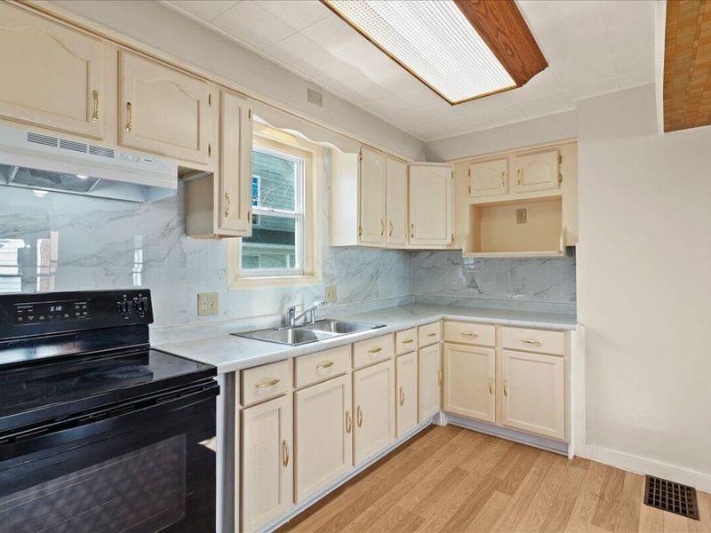 86 Scioto Street , Ashville, OH 43103 Photo 6