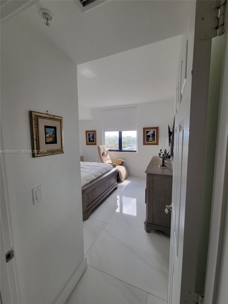 888 S Douglas Rd , Unit 1110, Coral Gables, FL 33134 Photo
