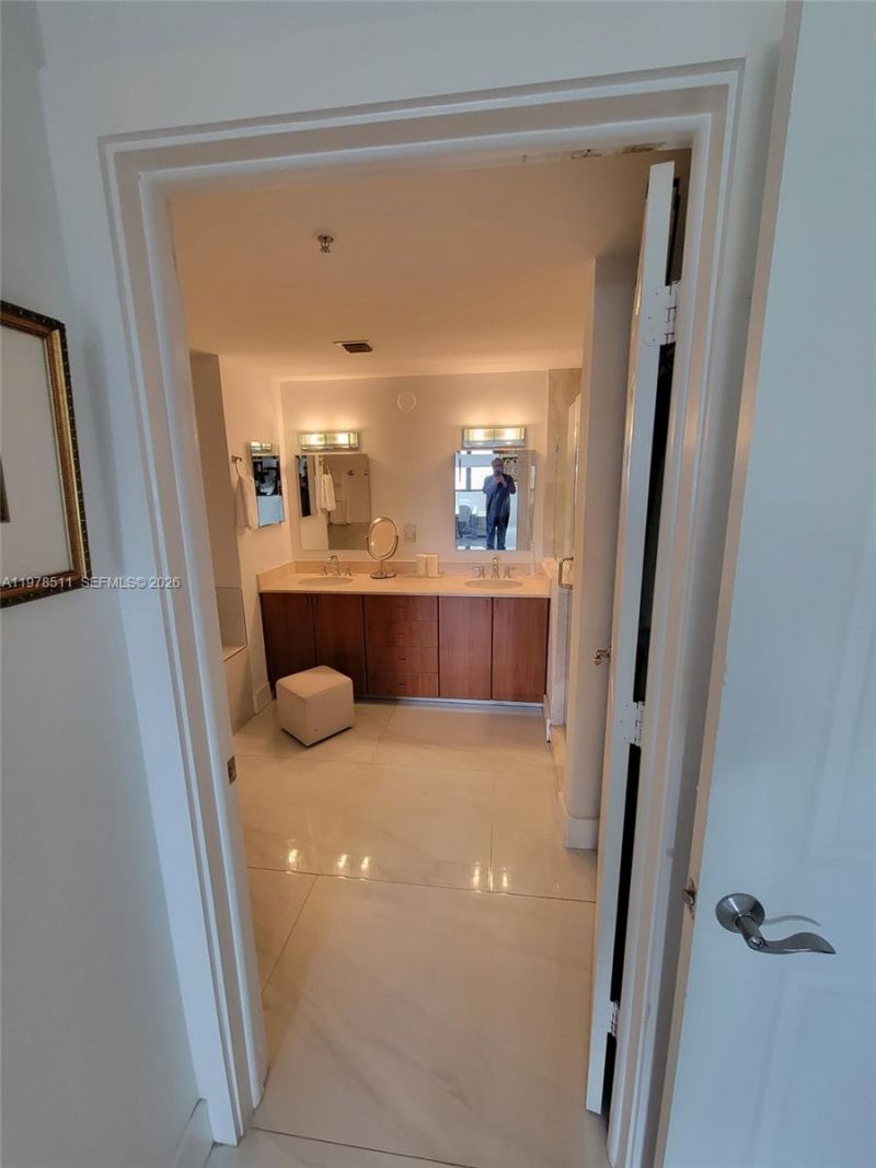 888 S Douglas Rd , Unit 1110, Coral Gables, FL 33134 Photo