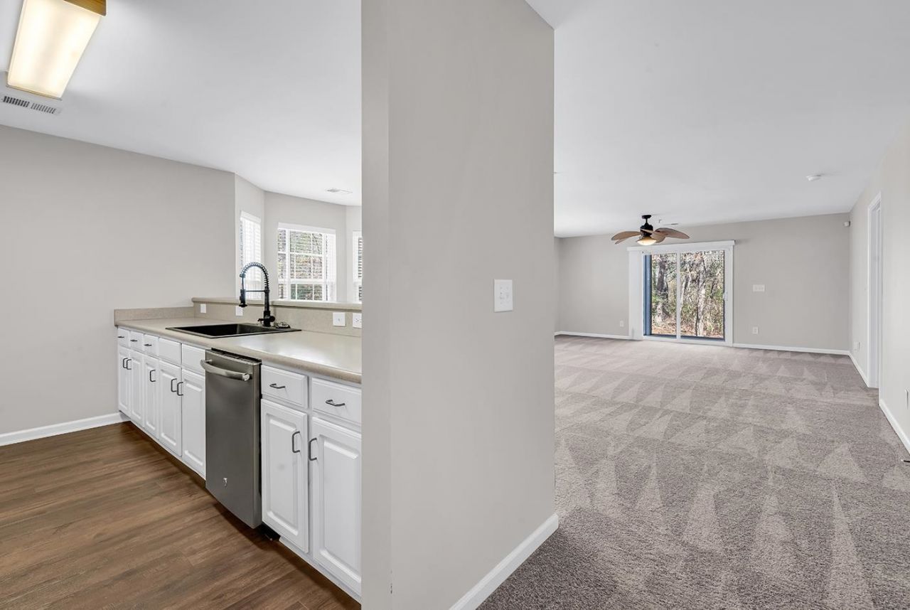 4842 Meadowsweet Dr. Photo 12