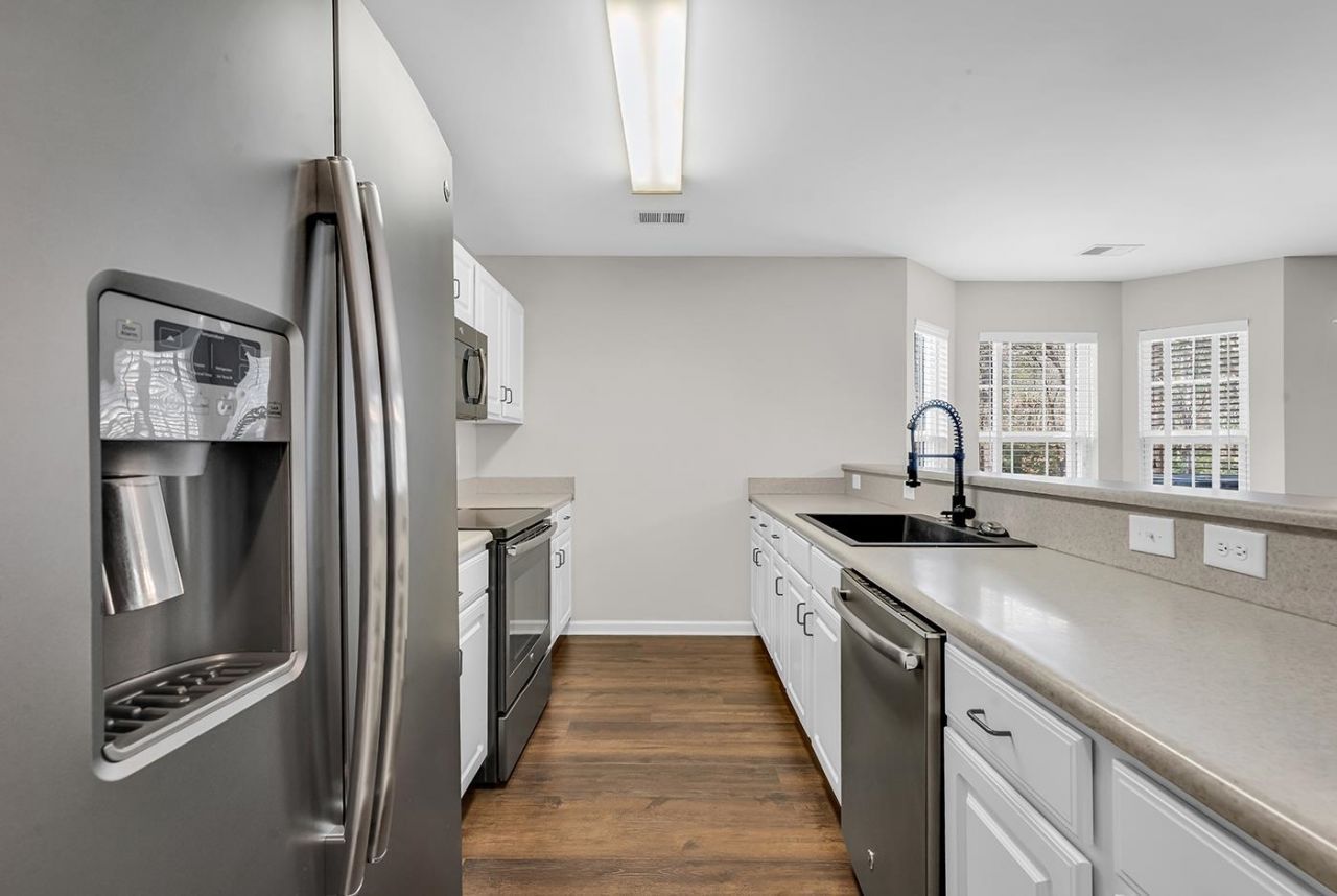 4842 Meadowsweet Dr. Photo 13