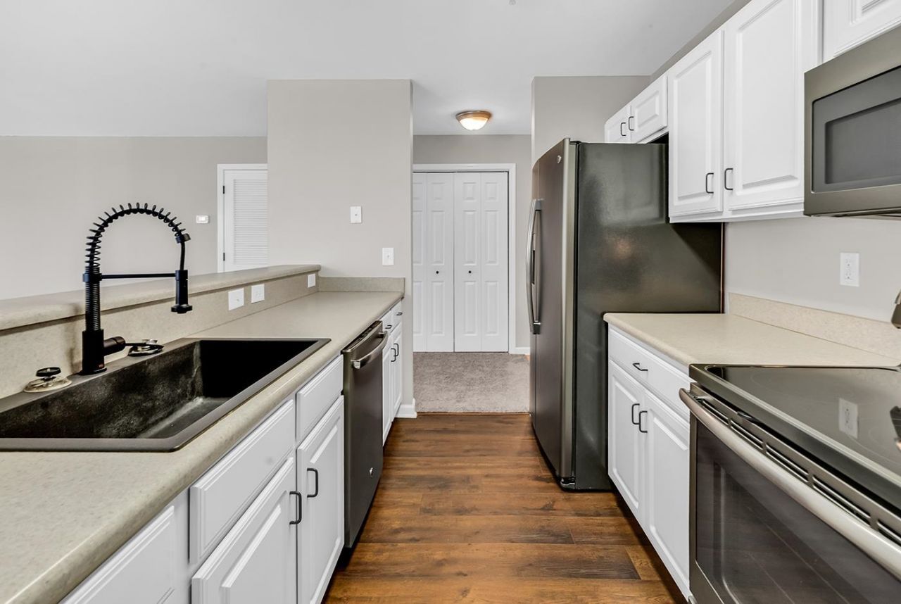 4842 Meadowsweet Dr. Photo 14