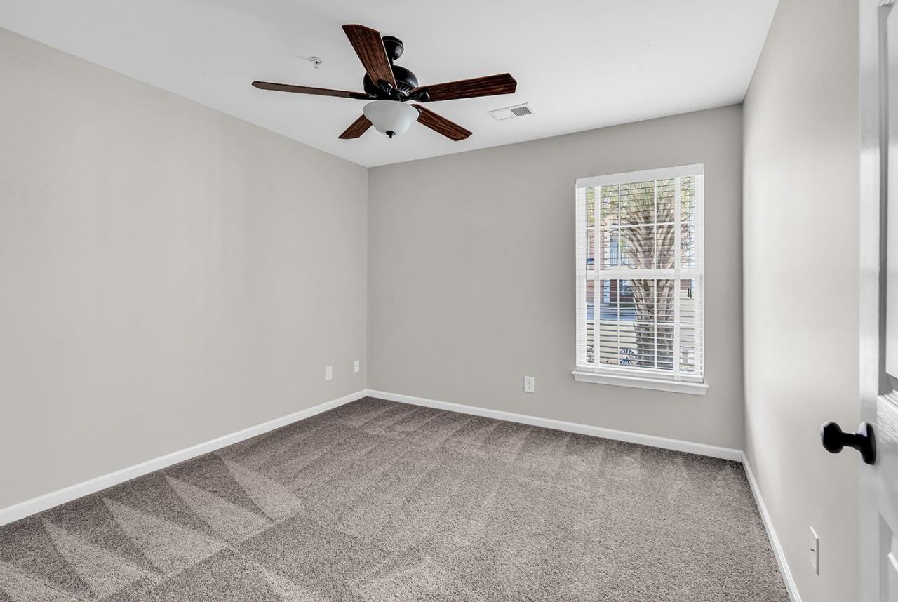 4842 Meadowsweet Dr. Photo 8